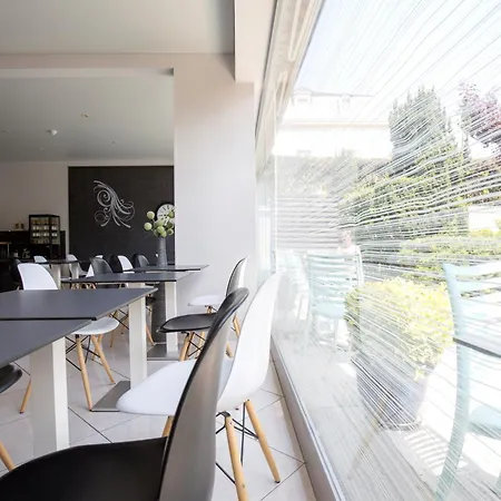 호텔 Bristol Logis Cit'hotel Centre 3*