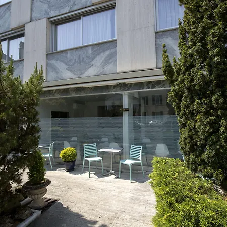 Bristol Logis Cit'hotel Centre 호텔