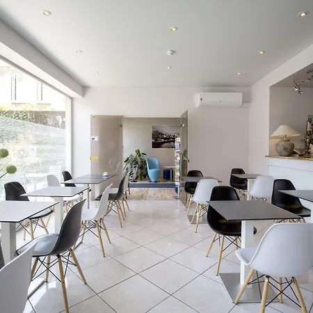 호텔 Bristol Logis Cit'hotel Centre 3*