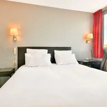 Hotel Cit'Hotel Bristol Perigueux Centre 3*