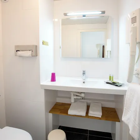 Cit'Hotel Bristol Perigueux Centre 3*