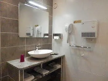 Hotel Bristol Logis Cit'hotel Centre 3*