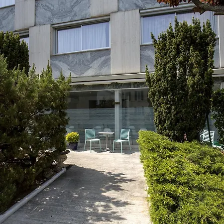 Bristol Logis Cit'hotel Centre Hotel 3*