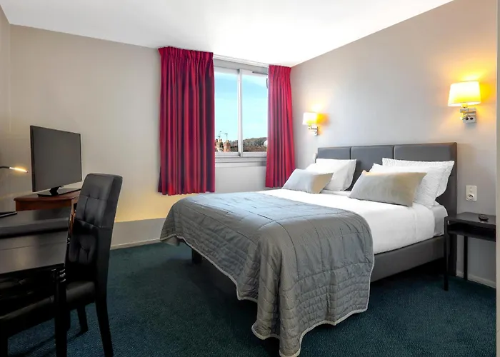 Bristol Logis Cit'hotel Centre ホテル 3*