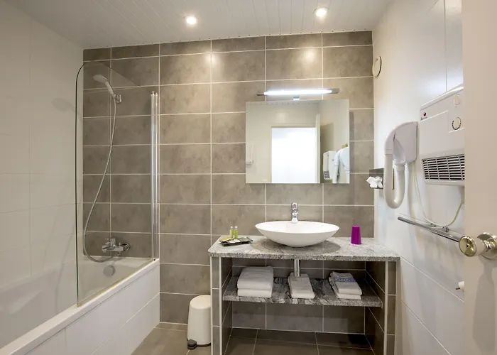 ホテル Bristol Logis Cit'hotel Centre