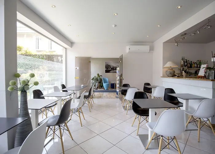 فندق Bristol Logis Cit'hotel Centre 3*