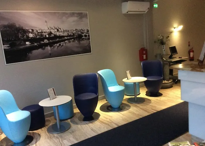 ホテル Bristol Logis Cit'hotel Centre 3*