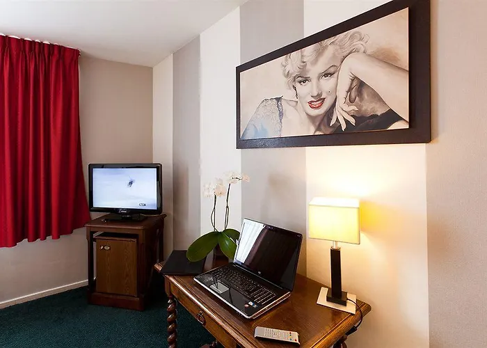 Bristol Logis Cit'hotel Centre 3* ペリグー