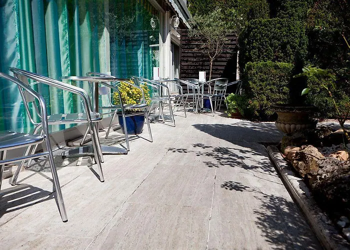 Bristol Logis Cit'hotel Centre 3*