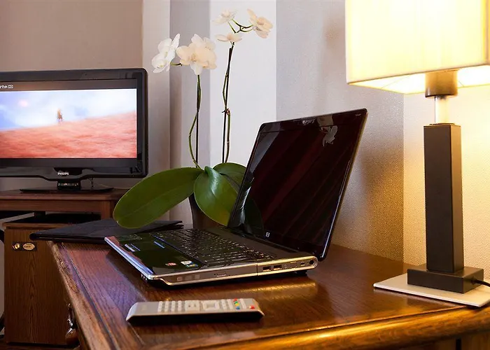 Bristol Logis Cit'hotel Centre ホテル ペリグー