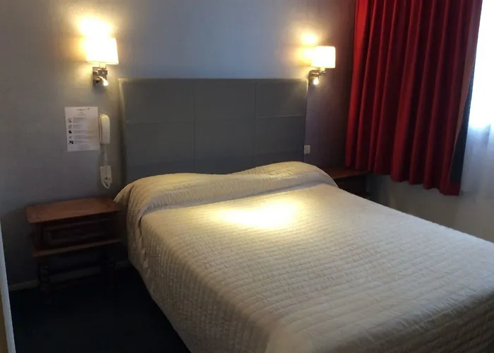 ホテル Bristol Logis Cit'hotel Centre 3*
