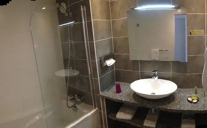 Bristol Logis Cit'hotel Centre ホテル ペリグー