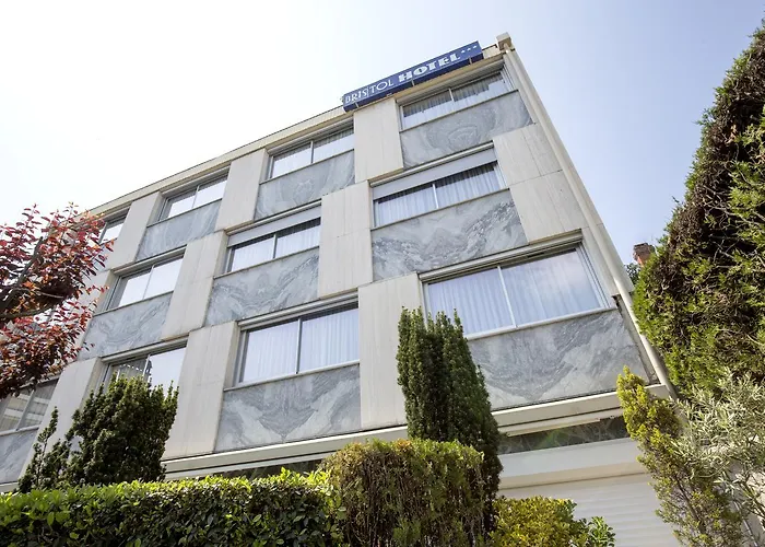 Bristol Logis Cit'hotel Centre ホテル