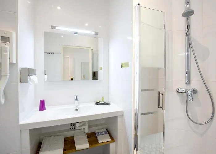 Bristol Logis Cit'hotel Centre فندق